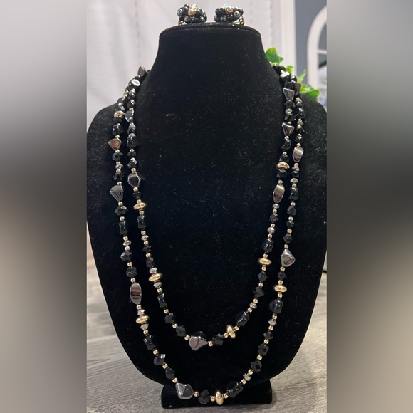 VINTAGE CHICOS/JAPAN NECKLACE & CLIP SET THAT IS CLASSY AND SOOO RICH 💕👏 - Picture 4 of 15